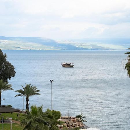 Sea of Galilee View Apartments: Tiberias Lakeside Retreat Exterior photo