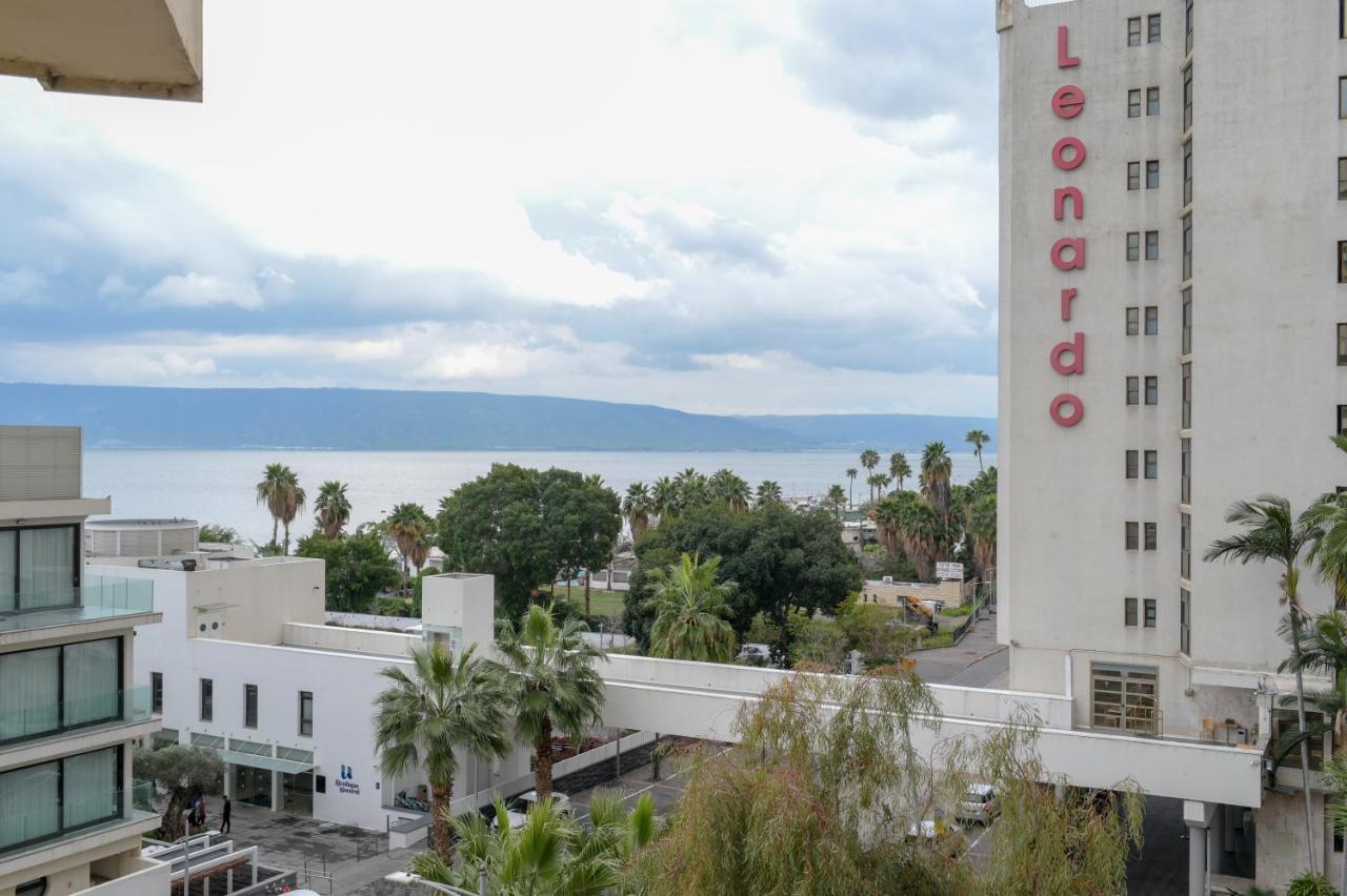 Sea of Galilee View Apartments: Tiberias Lakeside Retreat Exterior photo